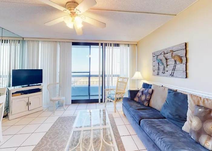 Beautiful In Oceanfront Complex Featuring Pools *
