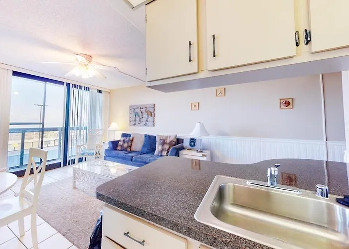 Beautiful In Oceanfront Complex Featuring Pools