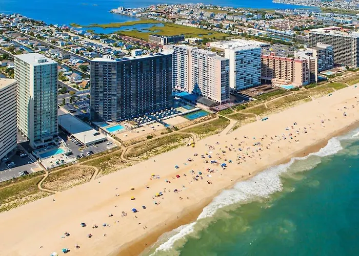 Beautiful In Oceanfront Complex Featuring Pools Holiday home *